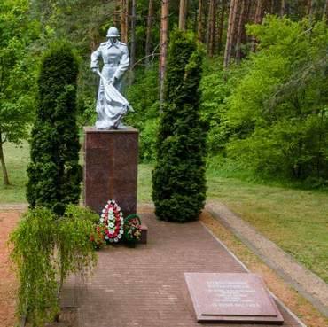 Памятник в память о 4-ой заставе под командованием Ф.П. Кириченко